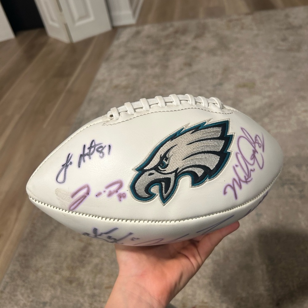 Super Bowl Philadelphia Eagles Autographed Football